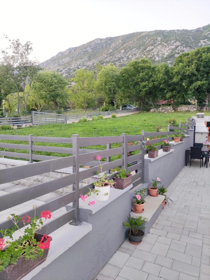 Apartments Nevistic Tribalj  Екстер'єр фото