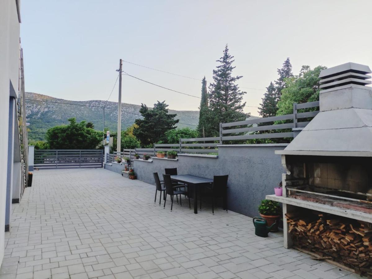 Apartments Nevistic Tribalj  Екстер'єр фото