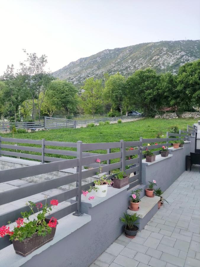 Apartments Nevistic Tribalj  Екстер'єр фото