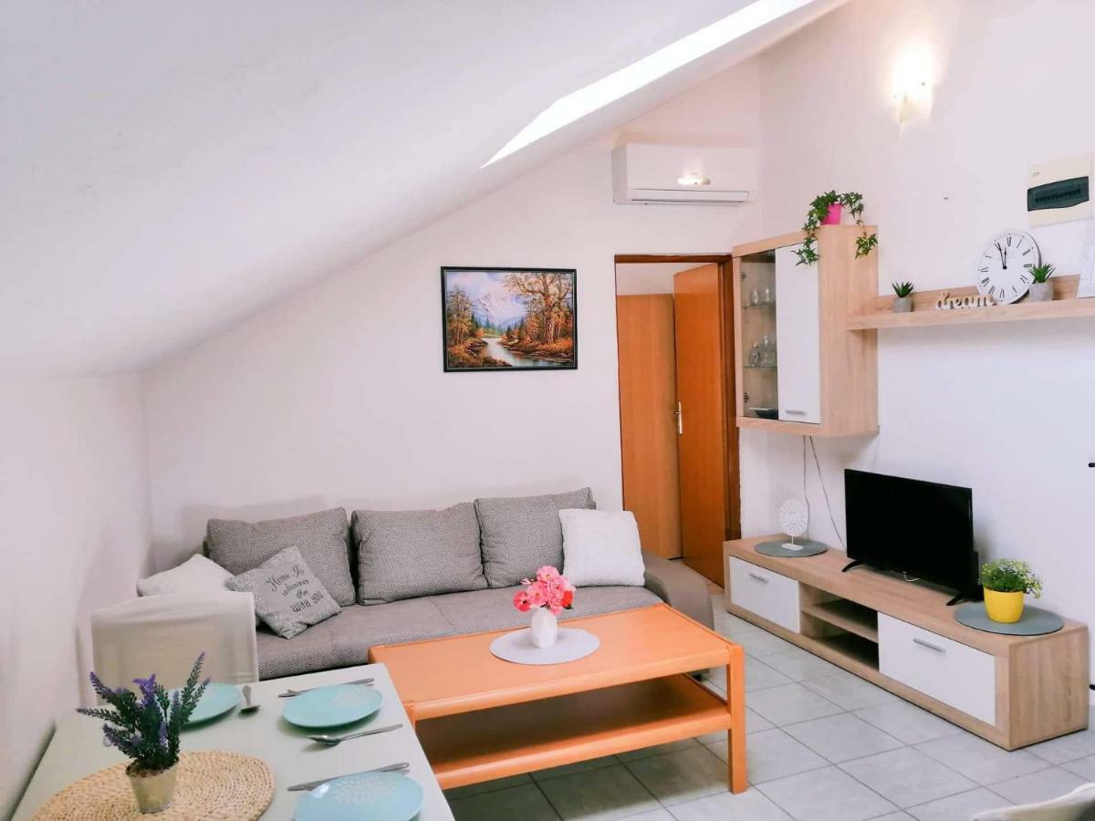 Apartments Nevistic Tribalj  Екстер'єр фото
